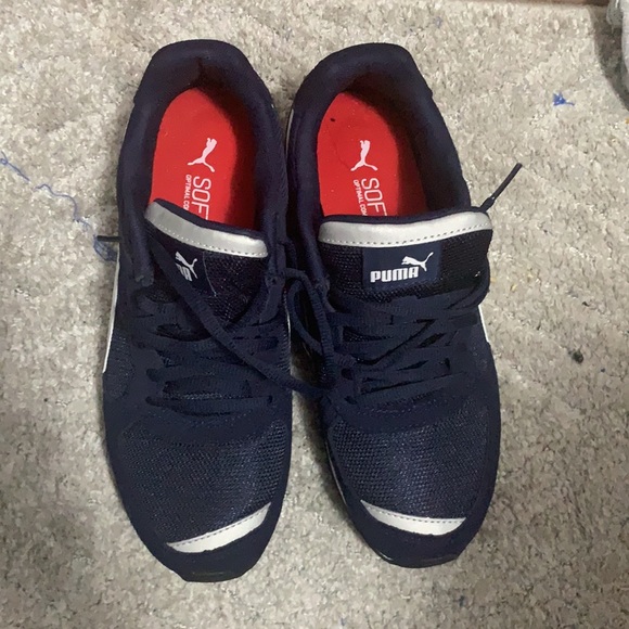 brand NEW PUMA sneakers - Picture 2 of 3
